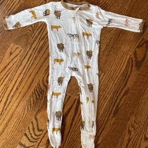 Kyte Baby footed zip-up 6-12mo Cow Print